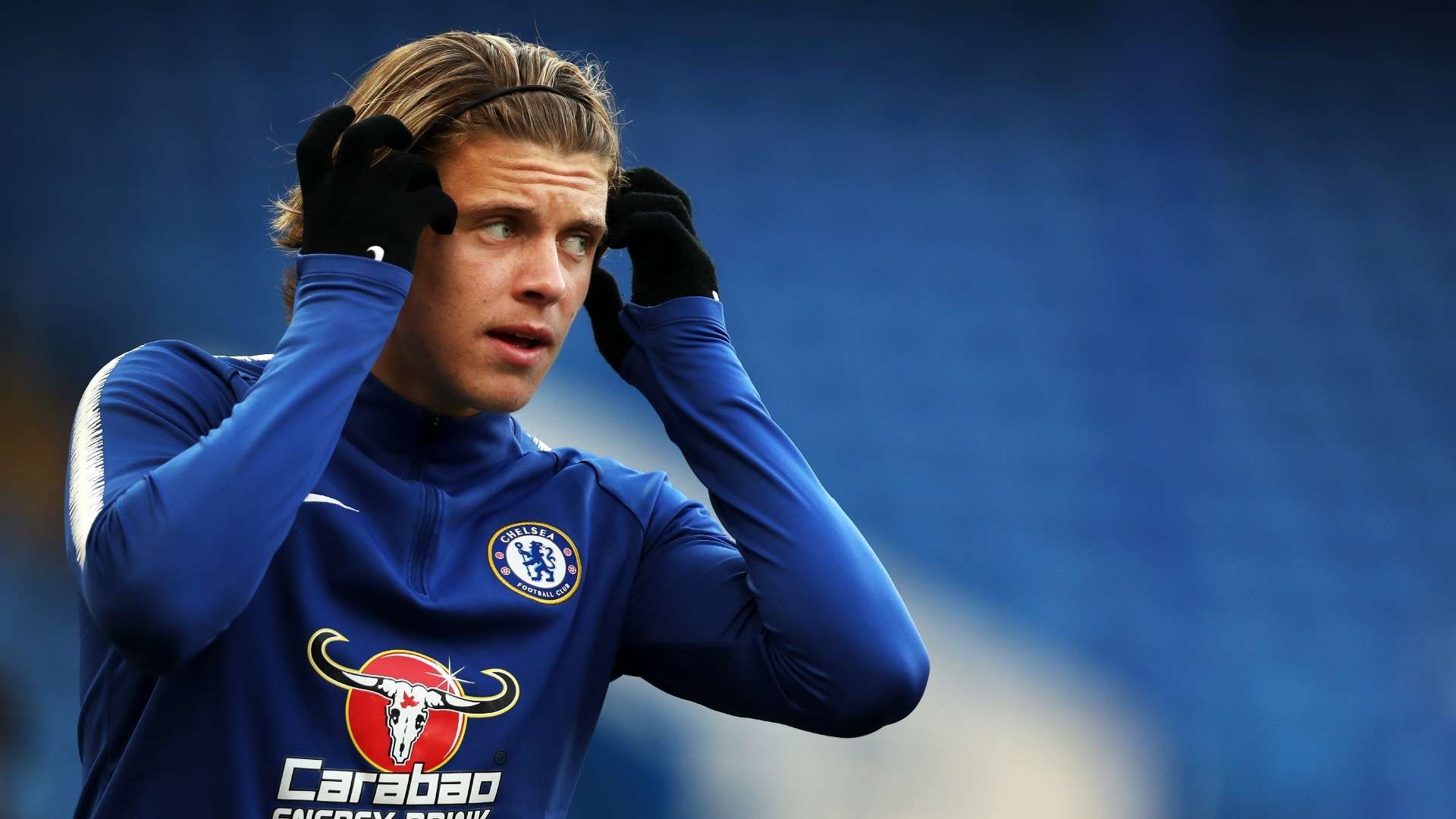 战术表现出 战术表现出